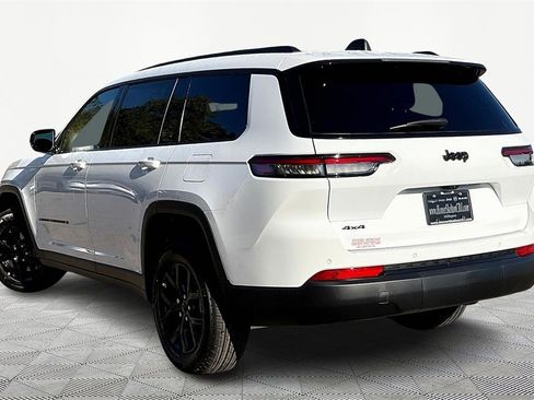 New 2025 Jeep Grand Cherokee L Altitude image 3