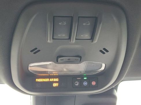 Used 2024 Chevrolet Trax RS w/ Sunroof Package FWD image 25