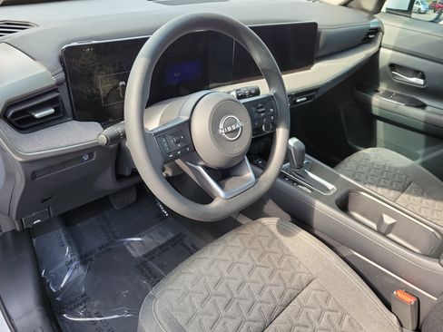 Certified 2025 Nissan Kicks SV FWD image 14