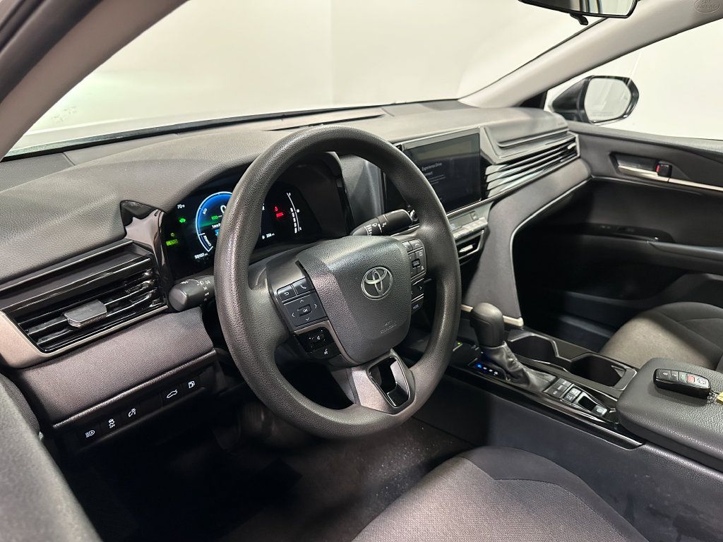Used 2025 Toyota Camry LE FWD image 3