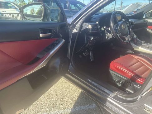 Used 2018 Lexus IS 300 image 6