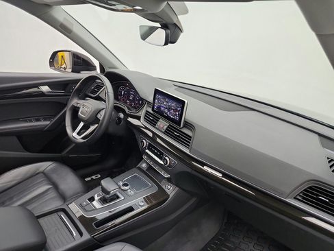 Used 2020 Audi Q5 2.0T Premium Plus w/ Premium Plus Package AWD/4WD image 19
