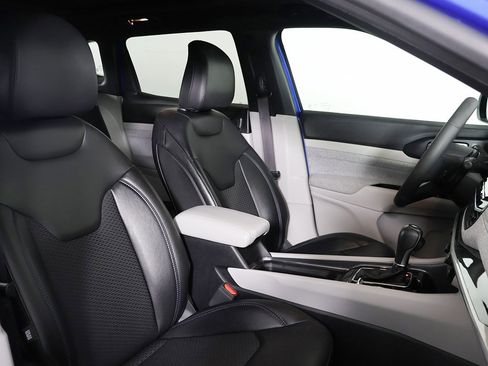 Used 2023 Jeep Compass Latitude w/ Sun and Sound Group image 27