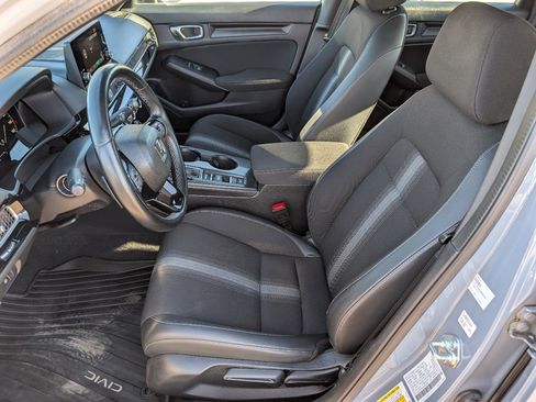 Used 2023 Honda Civic Sport image 2