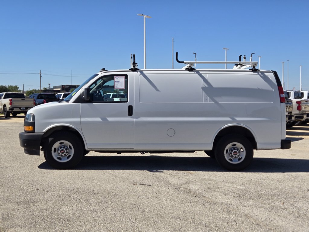 Used 2023 GMC Savana 3500 w/ Driver Convenience Package RWD image 4
