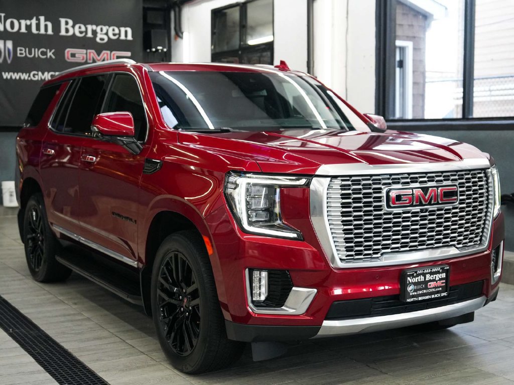 Used 2023 GMC Yukon Denali AWD/4WD image 3