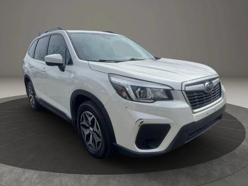 Used 2019 Subaru Forester Premium AWD/4WD image 3