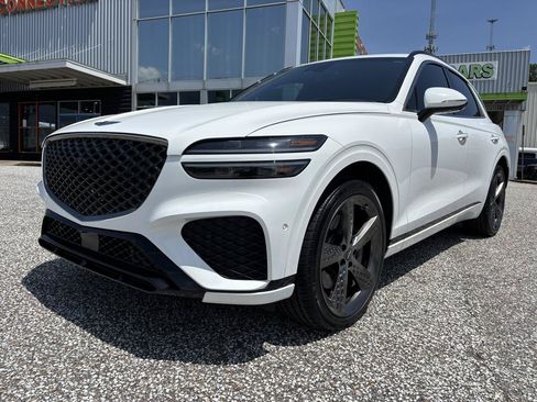 Used 2022 Genesis GV70 3.5T Sport w/ Sport Prestige Package AWD/4WD image 9