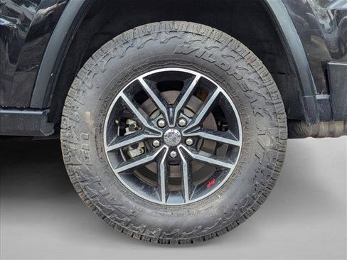 Used 2018 Jeep Grand Cherokee Trailhawk w/ Trailhawk Luxury Group AWD/4WD image 9
