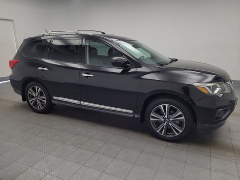 Used 2017 Nissan Pathfinder Platinum FWD image 11