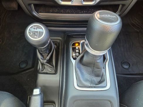 Certified 2021 Jeep Gladiator Sport AWD/4WD image 29