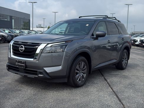 Certified 2023 Nissan Pathfinder SV w/ SV Premium Package AWD/4WD image 2