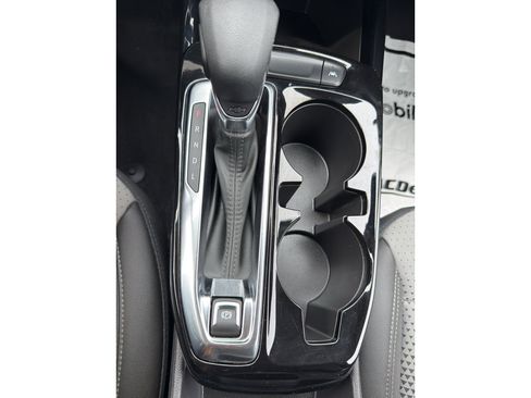 Used 2024 Chevrolet Trax LT w/ Driver Confidence Package FWD image 22