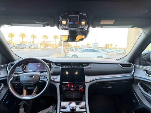 Used 2022 Jeep Grand Cherokee L Overland image 19