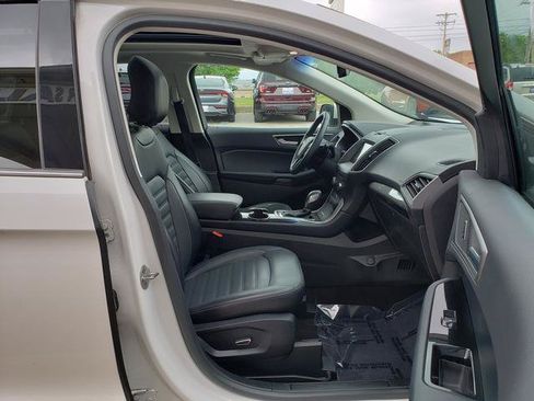Used 2017 Ford Edge SEL w/ Equipment Group 201A AWD/4WD image 18