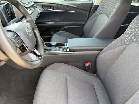 Used 2025 Toyota Camry LE image 11