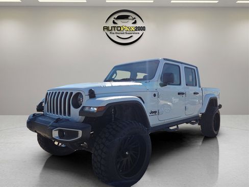 Used 2020 Jeep Gladiator Sport image 3