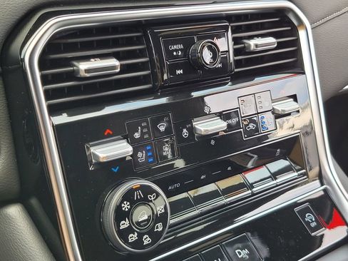 New 2025 Nissan Armada Platinum w/ Convenience Package image 16