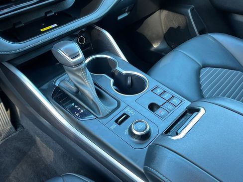 Used 2023 Toyota Highlander XSE image 20