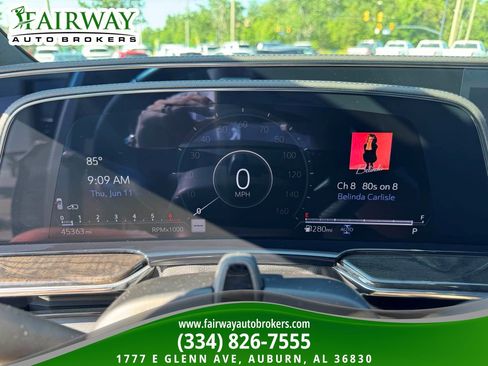 Used 2024 Cadillac Escalade Premium Luxury w/ Performance Package AWD/4WD image 22