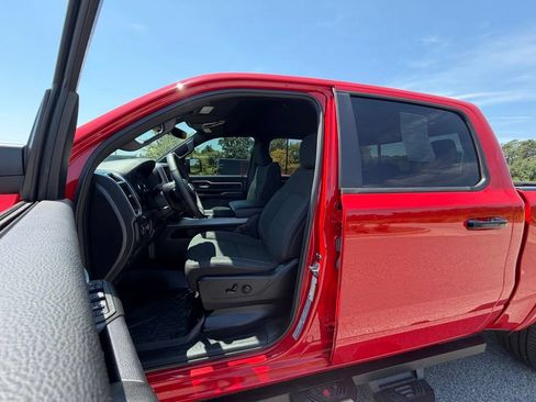 Used 2025 RAM 1500 Big Horn RWD image 40