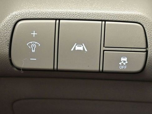 Used 2022 Hyundai Elantra SEL w/ Cargo Package image 25