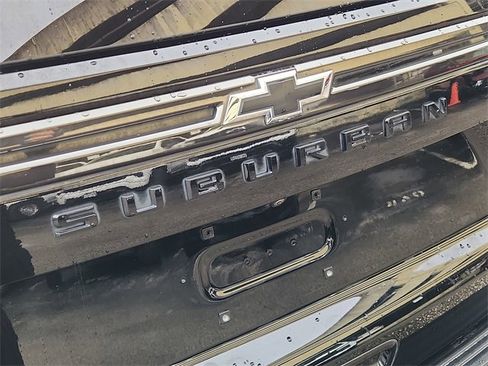 Used 2022 Chevrolet Suburban Z71 image 33
