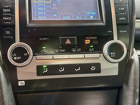 Used 2012 Toyota Camry SE w/ Leather Pkg FWD image 12