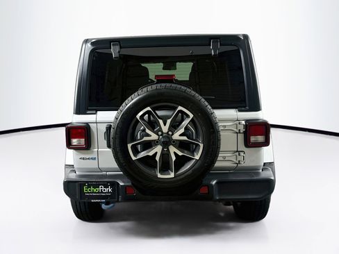 Used 2024 Jeep Wrangler Unlimited w/ Dual Top Group AWD/4WD image 7