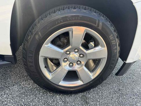 Used 2020 Chevrolet Tahoe LT w/ Luxury Package RWD image 38