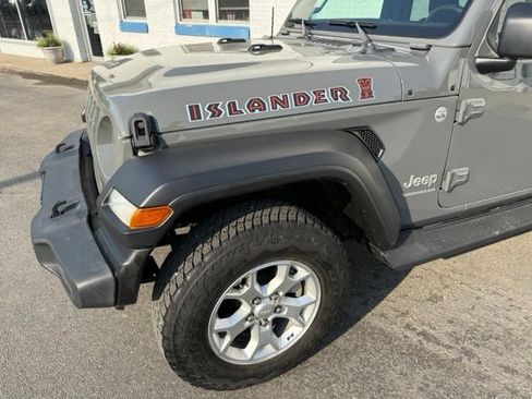 Used 2021 Jeep Wrangler Sport AWD/4WD image 3