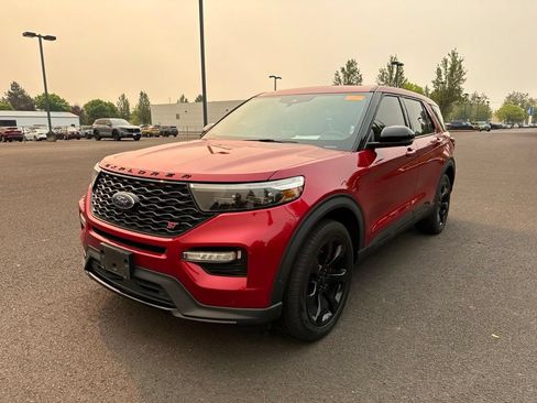 Used 2022 Ford Explorer ST w/ Equipment Group 401A AWD/4WD image 3