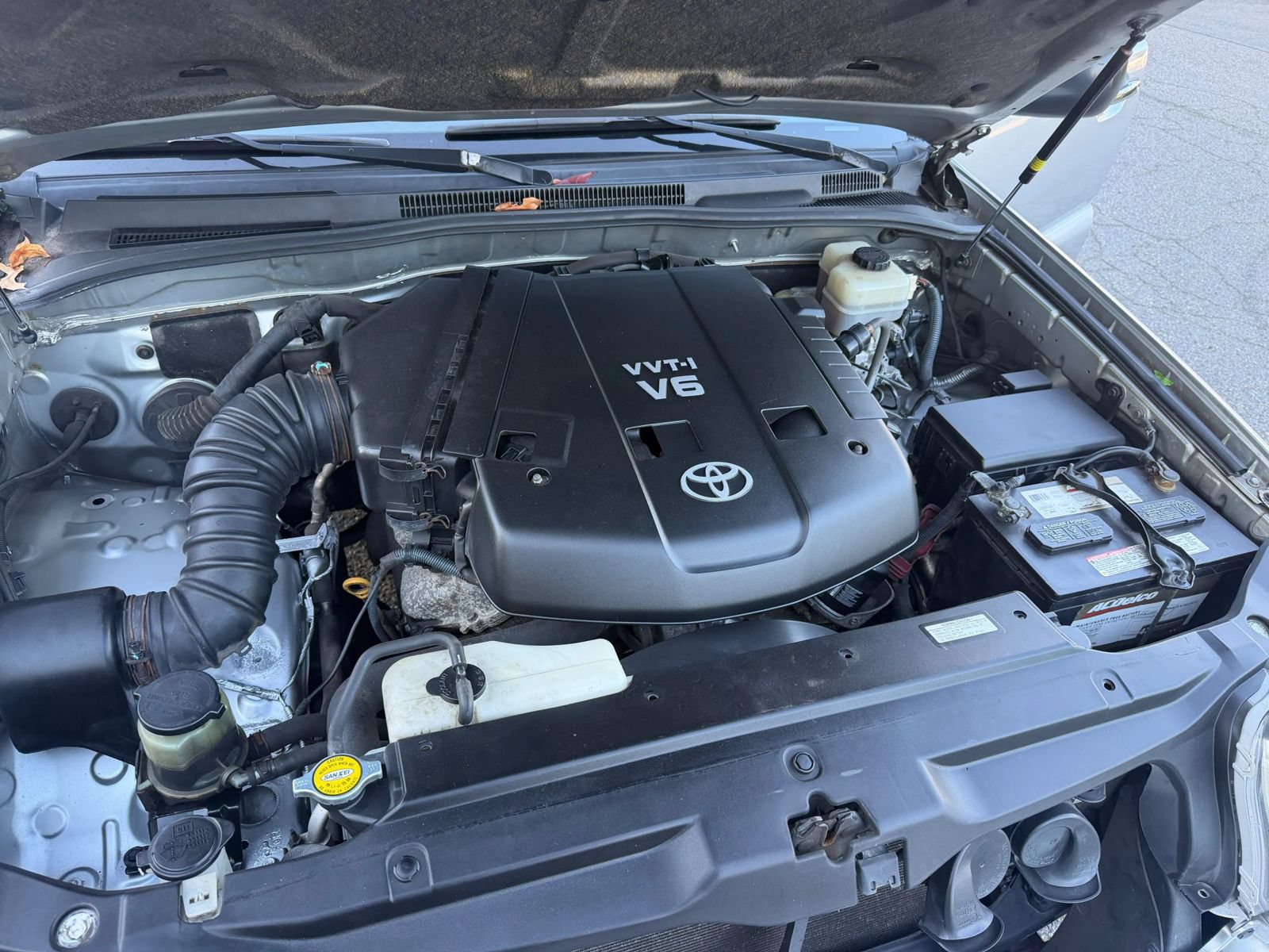 Used 2006 Toyota 4Runner SR5 AWD/4WD image 18