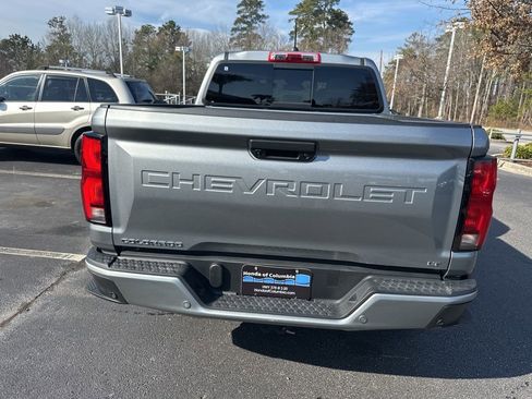 Used 2024 Chevrolet Colorado LT w/ LT Convenience Package III image 4