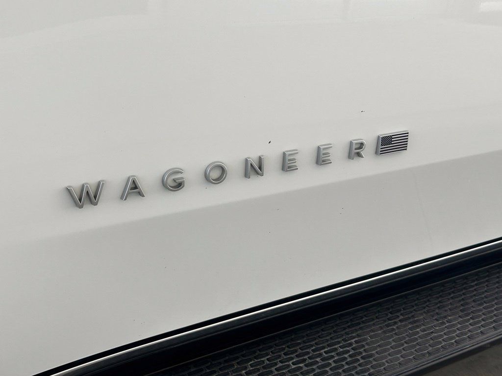 Used 2025 Jeep Wagoneer Series II AWD/4WD image 16