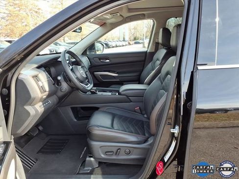 Certified 2024 Nissan Pathfinder Platinum w/ Cargo Package image 4