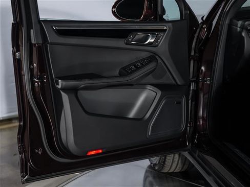 New 2026 Porsche Macan S image 22