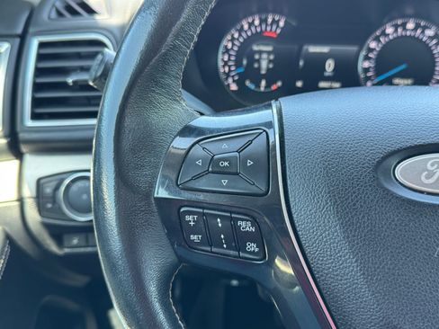 Used 2018 Ford Explorer Platinum AWD/4WD image 22