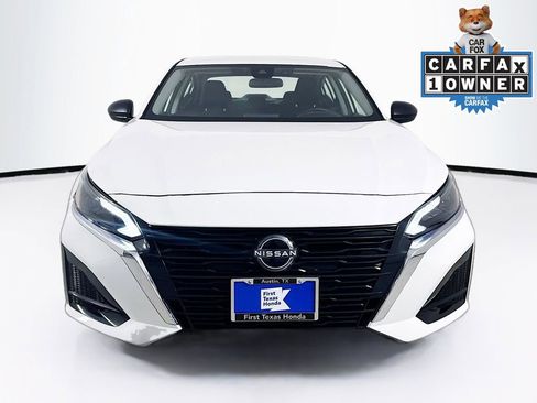 Used 2025 Nissan Altima 2.5 SV FWD image 2