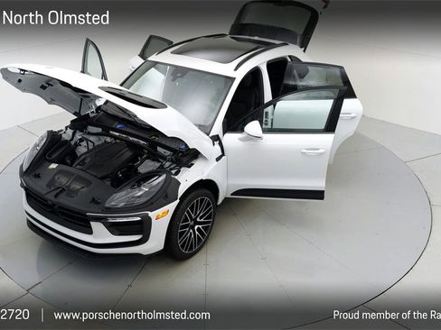 Used 2022 Porsche Macan image 28