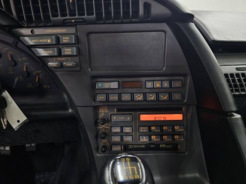 Used 1991 Chevrolet Corvette Coupe RWD image 15