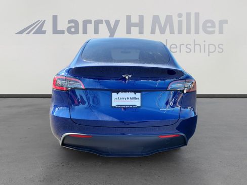 Used 2023 Tesla Model Y Long Range image 4
