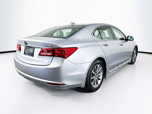 Used 2019 Acura TLX image 9