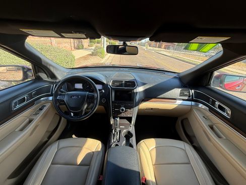 Used 2017 Ford Explorer Limited image 13