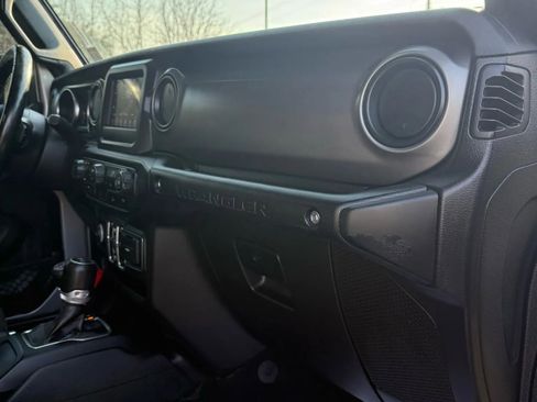 Used 2020 Jeep Wrangler Unlimited Sport S image 31