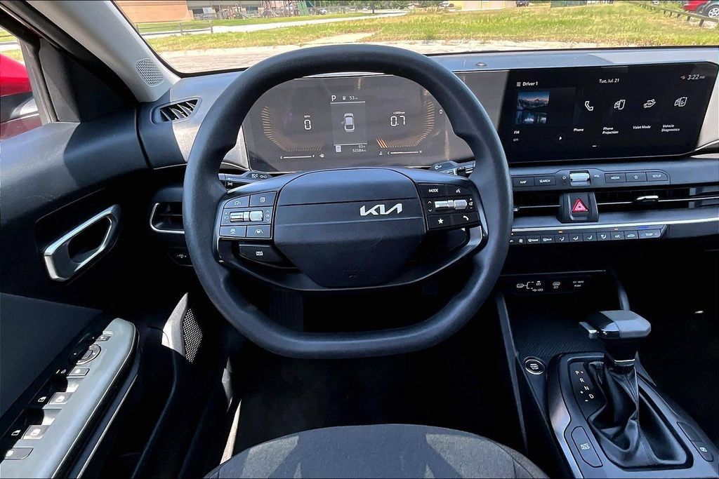 Used 2025 Kia K4 FWD image 5