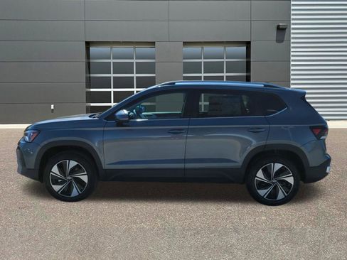 New 2026 Volkswagen Taos SE AWD/4WD image 4