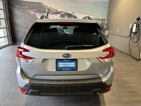 Used 2023 Subaru Forester Premium AWD/4WD image 29