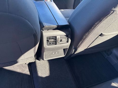 Used 2025 Nissan Rogue SV image 24