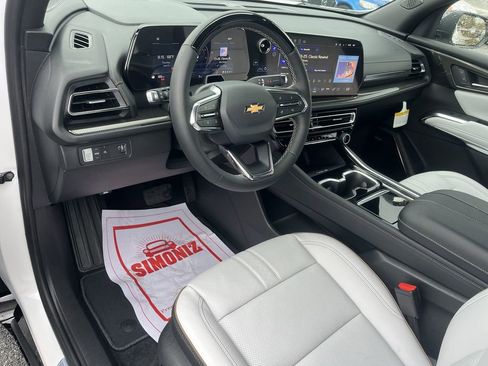 New 2025 Chevrolet Traverse High Country FWD image 11
